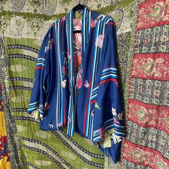 NWT Johnny Was Blue Floral Kygo Nana Silk Reversible Kimono Size 1X - Picture 11 of 16